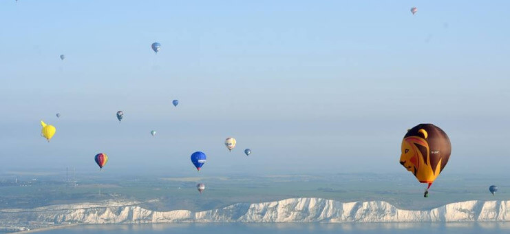 100 ballonnen over Het Kanaal