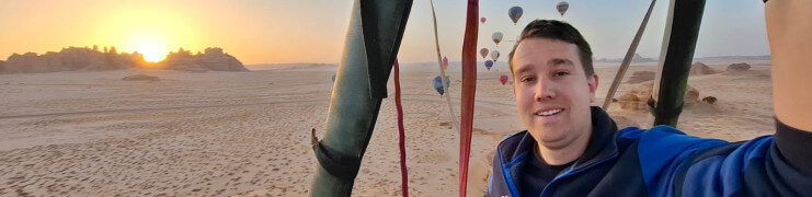 Ballonvaarder Sven mocht twee weken varen in Saudi-Arabië: 'Bizar mooi'