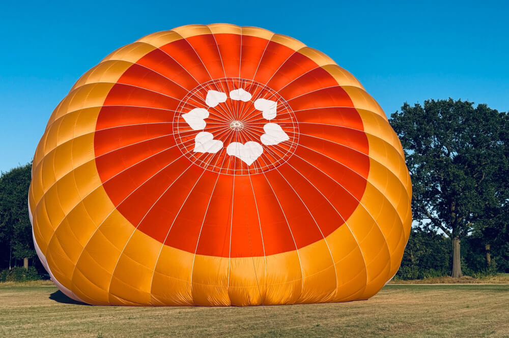 huwlijk ad ballon hartje