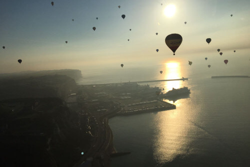 channel crossing ad ballon 8 