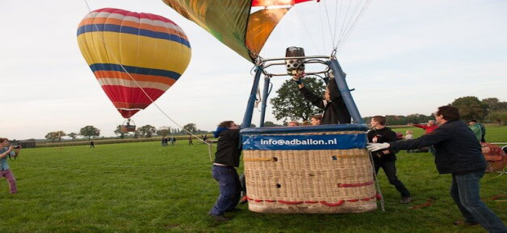 Ad Ballon Balloon Battle